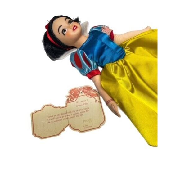 Vintage Disney Snow White doll by Applause (Pirotte Dolls) - Picture 2 of 4